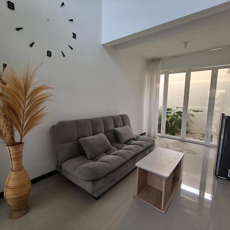 Villa Royal Arois Syariah Dekat Jatim Park 3 Tlekung Exterior foto