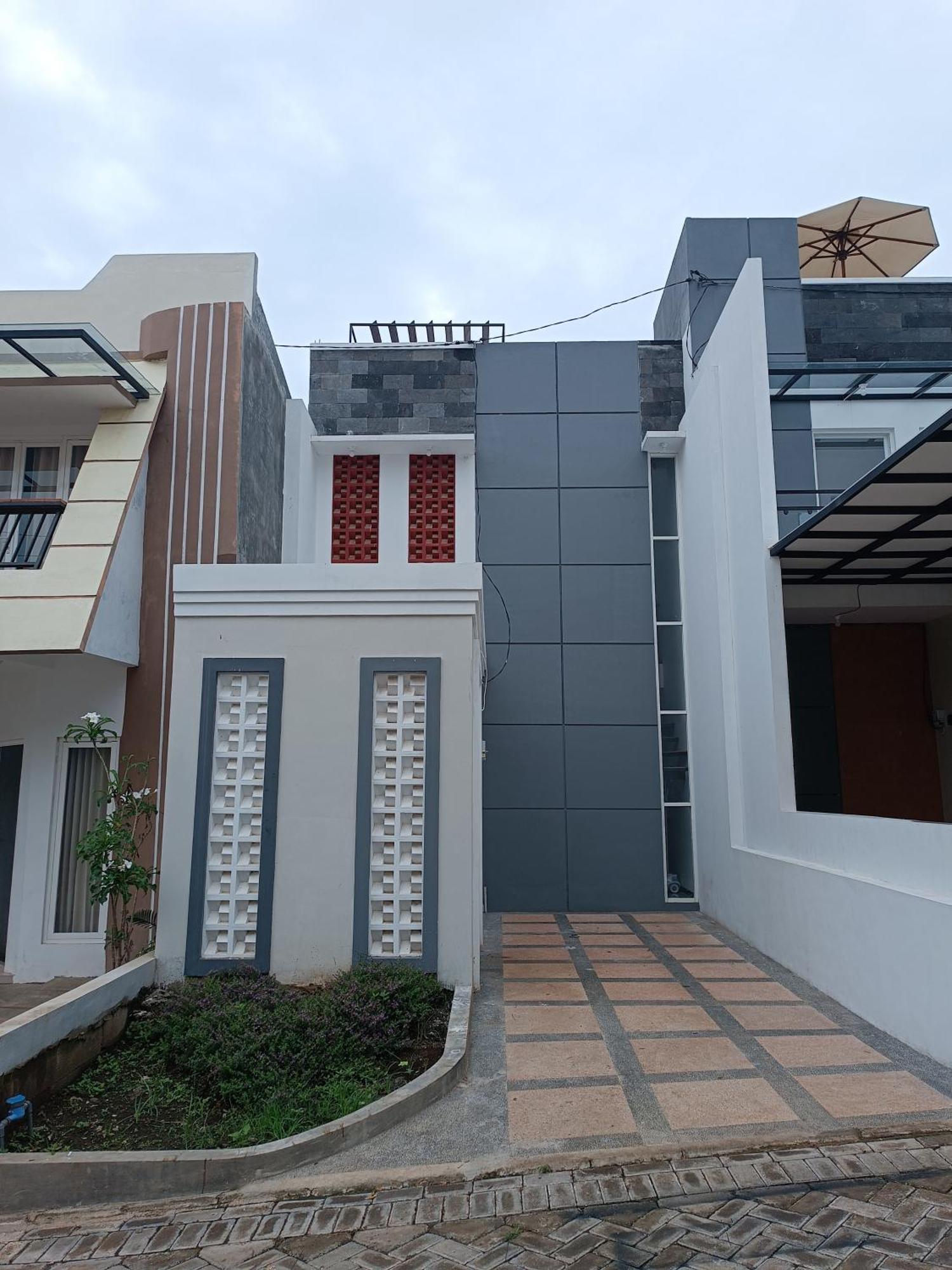 Villa Royal Arois Syariah Dekat Jatim Park 3 Tlekung Exterior foto
